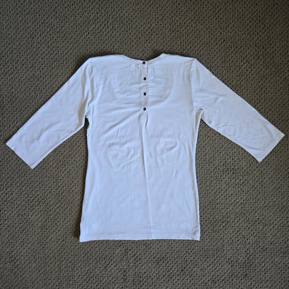 White Casual Shirt with buttons at the back and three-quarter Sleeve